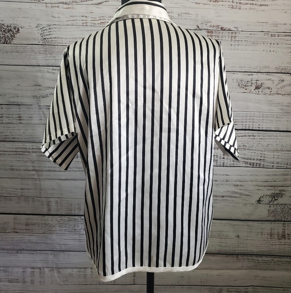 Vintage Victoria's Secret Black and White Stripe Top - medium - Picture 9 of 10